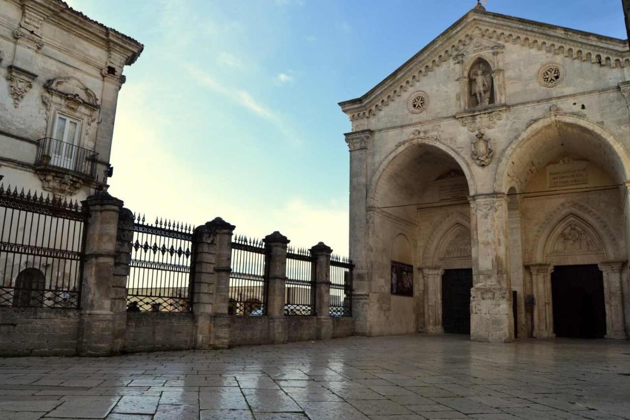 Mikhael Apartment Monte Sant'Angelo Bagian luar foto